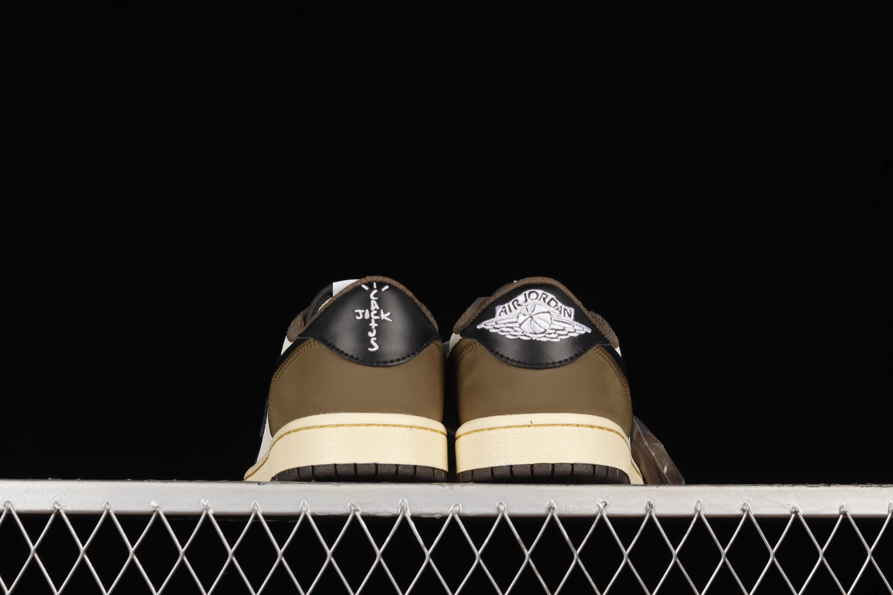 All categories Air Jordan Jordan series basketball shoes Air Jordan 1 Low Travis Scott x Air Jordan 1 Low "Dark Mocha" AJ1 Joe 1 Little Mocha CQ4277-105